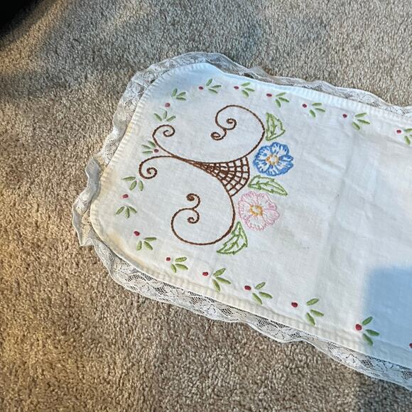 Vintage Handsewn Embroidered Floral Dresser Scarf Table Runner - Picture 4 of 13
